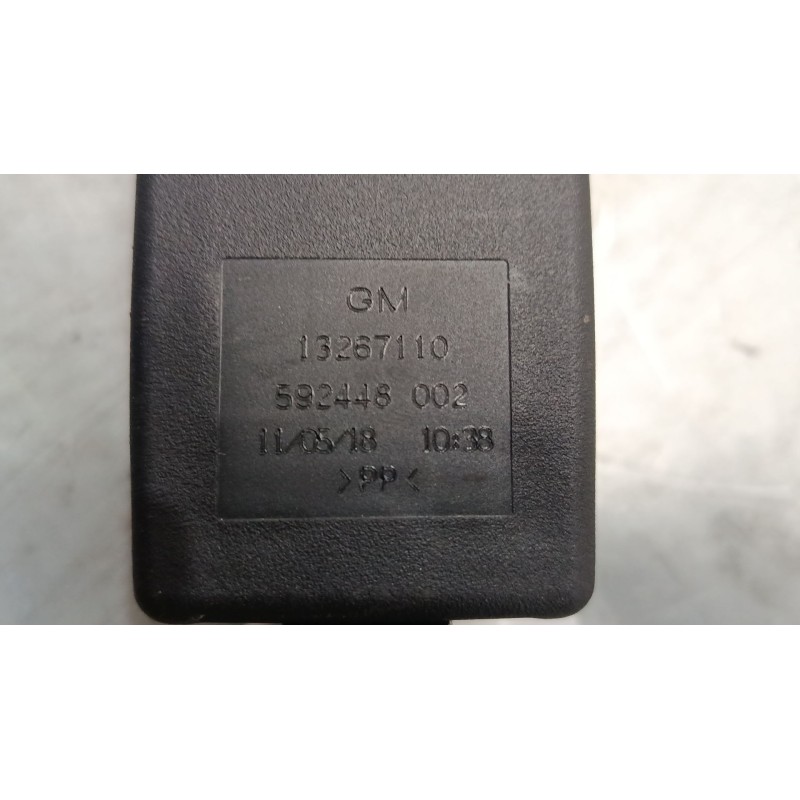 Recambio de anclaje cinturon trasero derecho para opel insignia a (g09) 2.0 cdti (68) referencia OEM IAM 13267110  