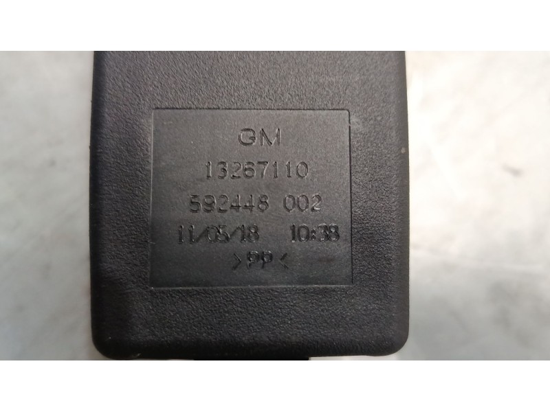 Recambio de anclaje cinturon trasero derecho para opel insignia a (g09) 2.0 cdti (68) referencia OEM IAM 13267110  