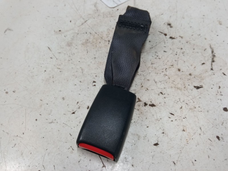 Recambio de anclaje cinturon trasero derecho para mazda 6 hatchback (gg) 2.0 di (gg14) referencia OEM IAM   