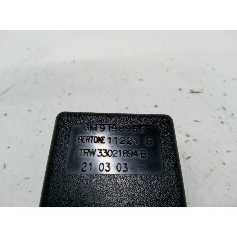 Recambio de anclaje cinturon trasero derecho para opel astra g descapotable (t98) 1.6 (f67) referencia OEM IAM TRW 33021894 B  