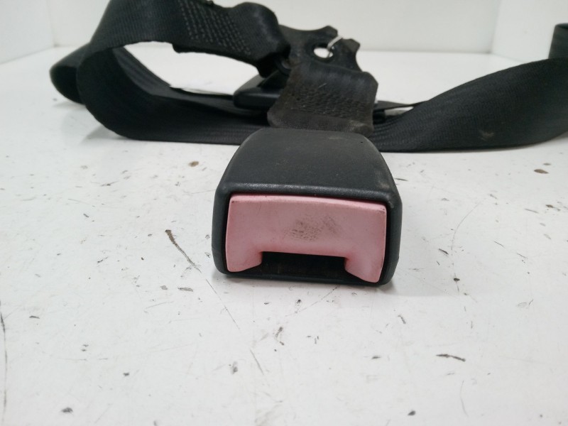 Recambio de anclaje cinturon trasero derecho para ford fiesta iii (gfj) 1.3 referencia OEM IAM A130695  