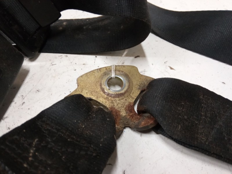 Recambio de anclaje cinturon trasero derecho para volkswagen golf iii 1.8 gl 19 rv - 2e referencia OEM IAM   