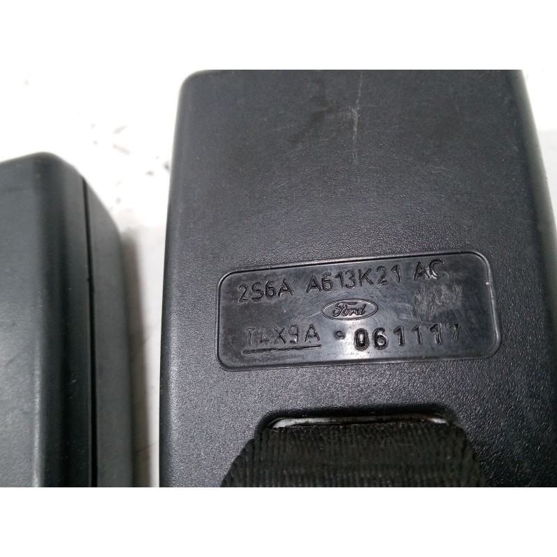 Recambio de anclaje cinturon trasero derecho para ford fiesta v (jh_, jd_) 1.3 referencia OEM IAM 2S6A A613K21 AC  
