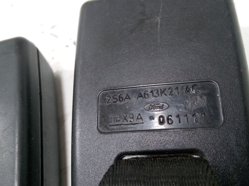 Recambio de anclaje cinturon trasero derecho para ford fiesta v (jh_, jd_) 1.3 referencia OEM IAM 2S6A A613K21 AC  