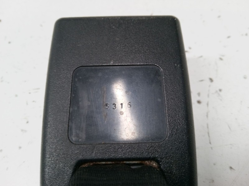 Recambio de anclaje cinturon trasero derecho para mazda 3 sedán (bk) 1.6 di turbo (bk12y) referencia OEM IAM   