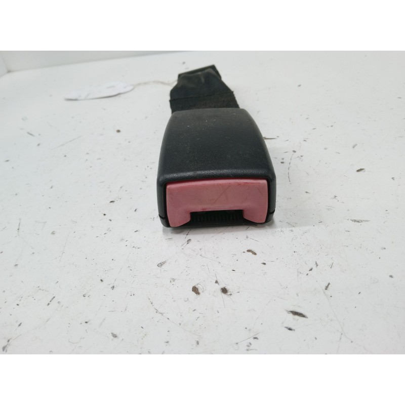 Recambio de anclaje cinturon trasero derecho para mazda 3 sedán (bk) 1.6 di turbo (bk12y) referencia OEM IAM   