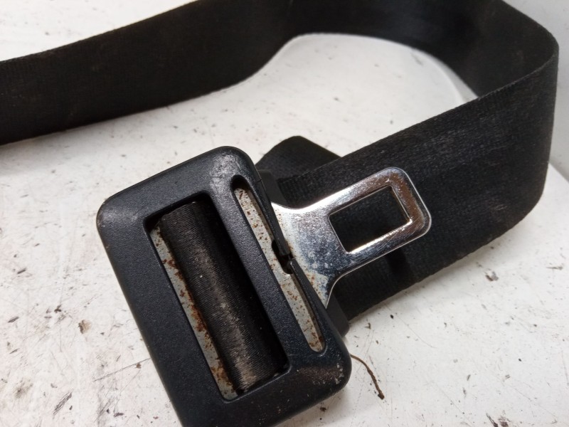 Recambio de anclaje cinturon trasero derecho para volkswagen caravelle 2,4 5v 2-aab-2m referencia OEM IAM 703857821  