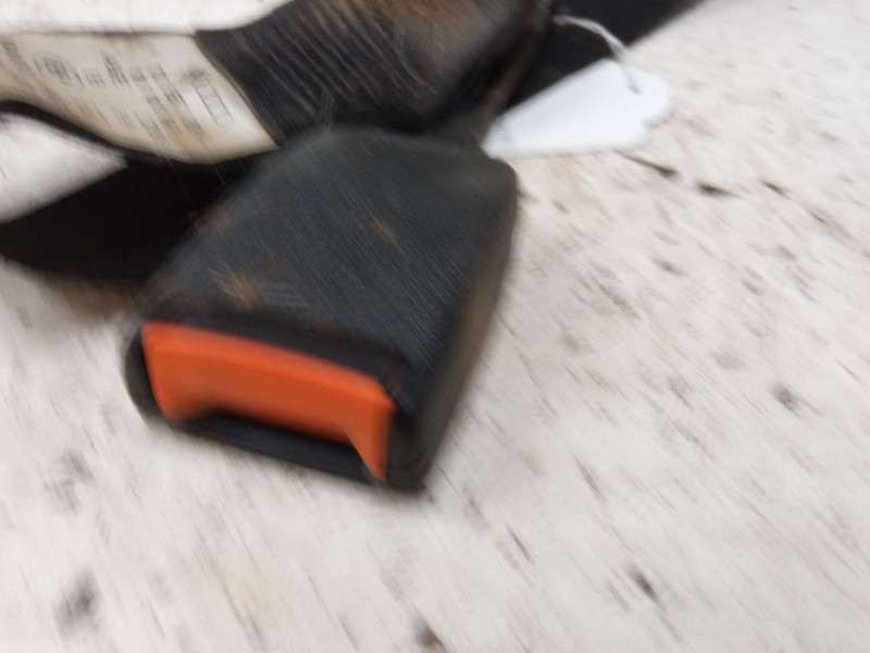 Recambio de anclaje cinturon trasero derecho para volkswagen caravelle 2,4 5v 2-aab-2m referencia OEM IAM 703857821  