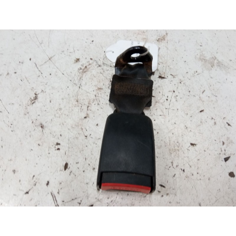 Recambio de anclaje cinturon trasero derecho para renault clio i (b/c57_, 5/357_) 1.2 (5/357y, 5/357k) referencia OEM IAM   