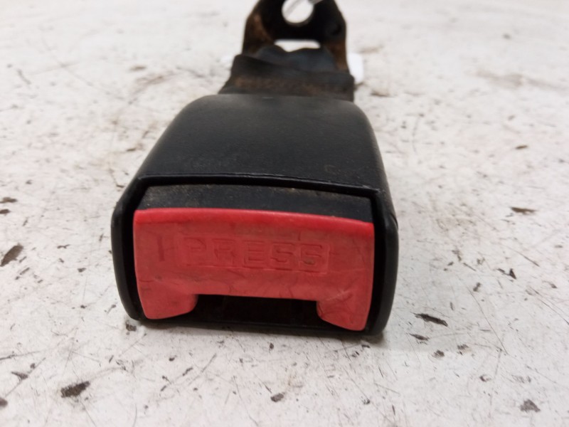 Recambio de anclaje cinturon trasero derecho para renault clio i (b/c57_, 5/357_) 1.2 (5/357y, 5/357k) referencia OEM IAM   