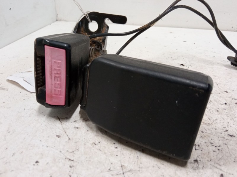 Recambio de anclaje cinturon trasero derecho para peugeot 207 sw (wk_) 1.4 16v referencia OEM IAM   