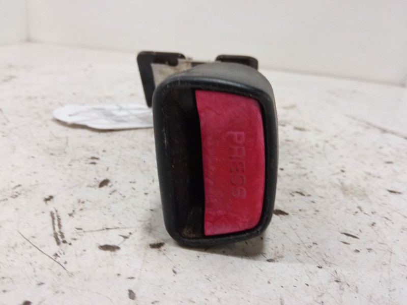 Recambio de anclaje cinturon trasero derecho para kia cee´d hatchback (ed) 1.4 referencia OEM IAM   