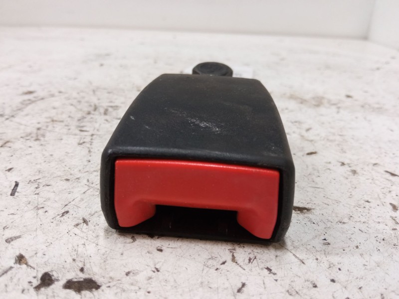 Recambio de anclaje cinturon trasero derecho para fiat 500l (351_, 352_) 1.4 (199lyb1b) referencia OEM IAM 34132766B  