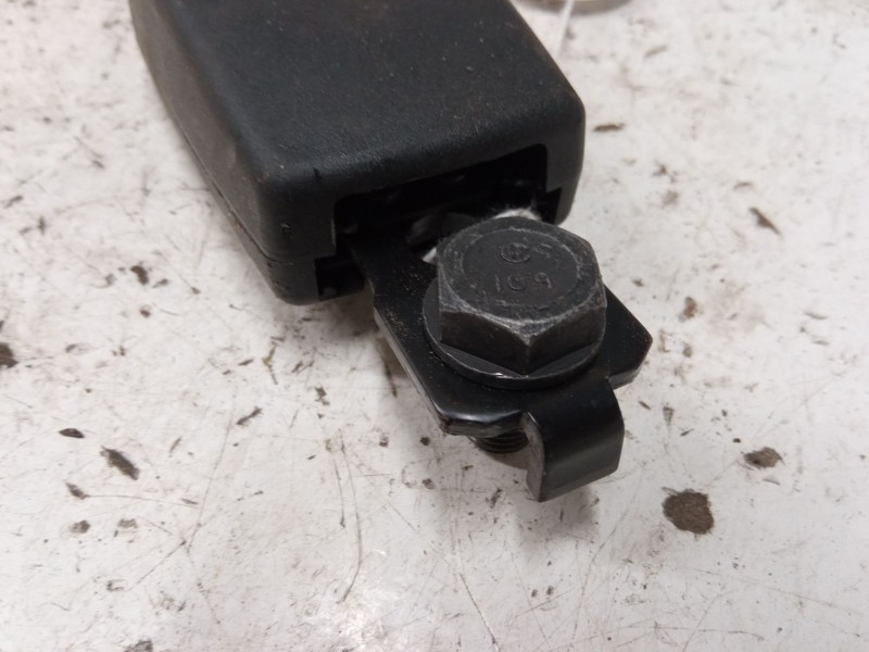 Recambio de anclaje cinturon trasero derecho para fiat 500l (351_, 352_) 1.4 (199lyb1b) referencia OEM IAM 34132766B  