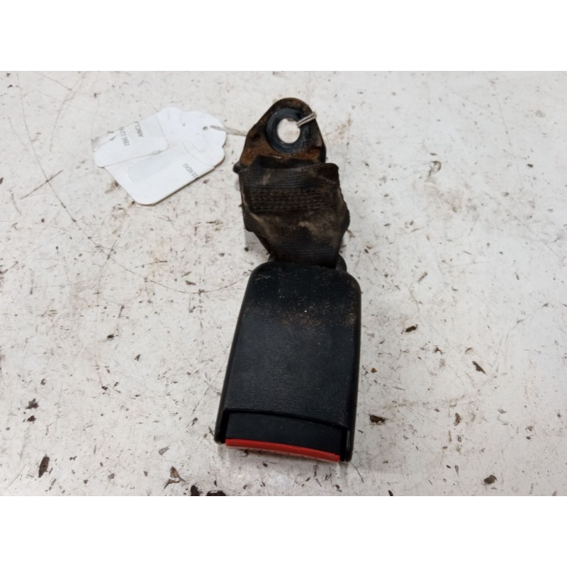 Recambio de anclaje cinturon trasero izquierdo para renault clio i (b/c57_, 5/357_) 1.2 (5/357y, 5/357k) referencia OEM IAM   