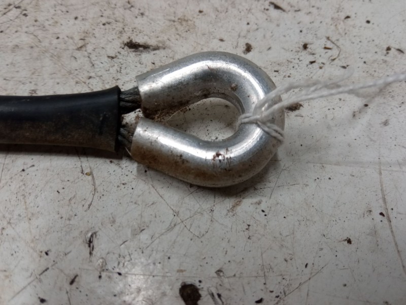 Recambio de anclaje cinturon trasero izquierdo para volkswagen caravelle 2,4 5v 2-aab-2m referencia OEM IAM 703857743  