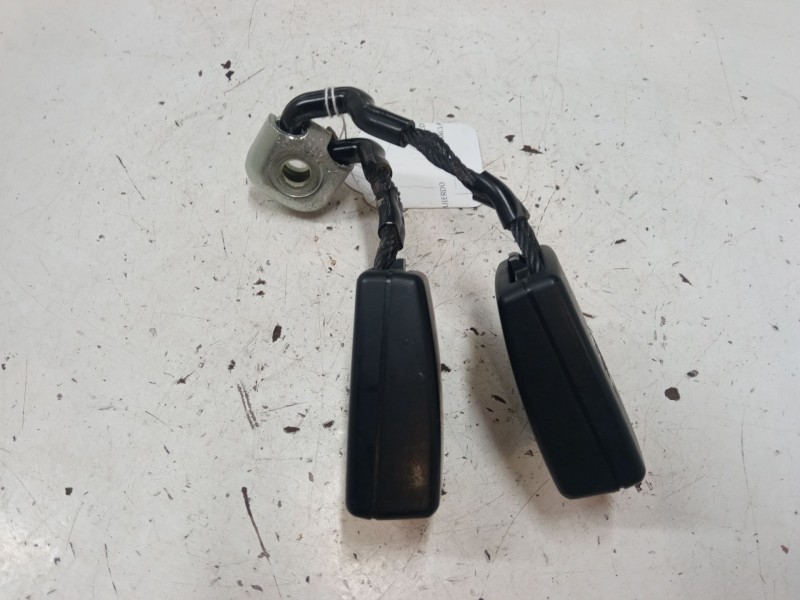 Recambio de anclaje cinturon trasero izquierdo para volkswagen polo v (6r1, 6c1) 1.2 referencia OEM IAM 6R0857739A  