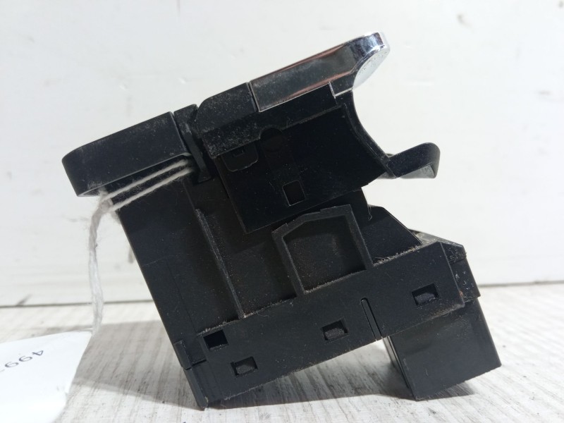 Recambio de boton freno mano para seat leon (5f1) 1.4 tsi referencia OEM IAM 575927225   Recambio de boton freno mano para seat leon (5f1) 1.4 tsi referencia OEM IAM 575927225