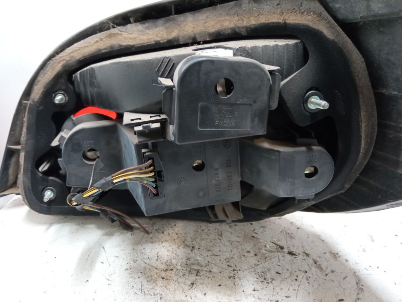 Recambio de piloto trasero izquierdo para bmw 5 (e60) 520 d referencia OEM IAM 6923305  