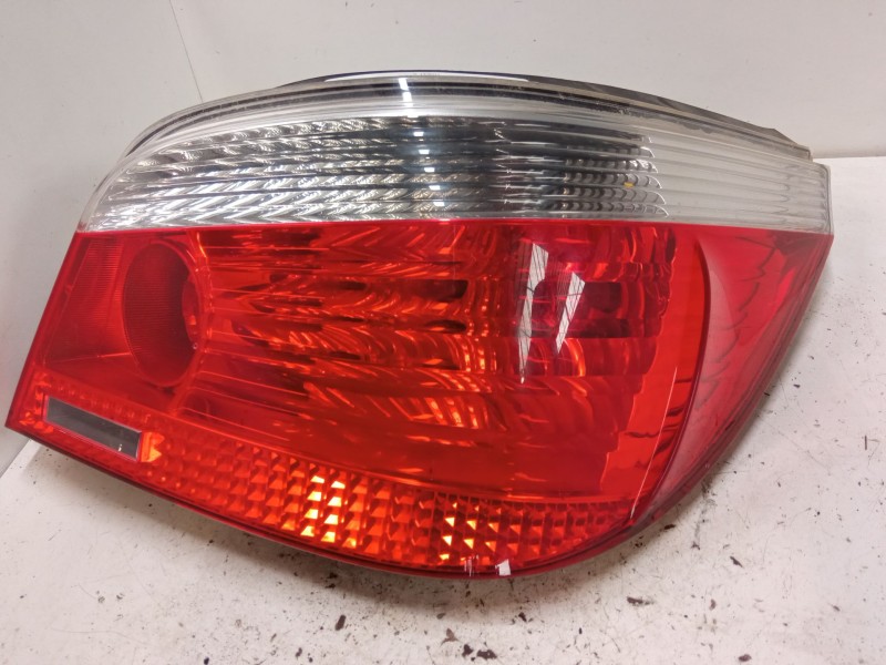 Recambio de piloto trasero derecho para bmw 5 (e60) 520 d referencia OEM IAM 15823811  