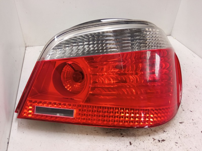 Recambio de piloto trasero derecho para bmw 5 (e60) 520 d referencia OEM IAM 15823811  