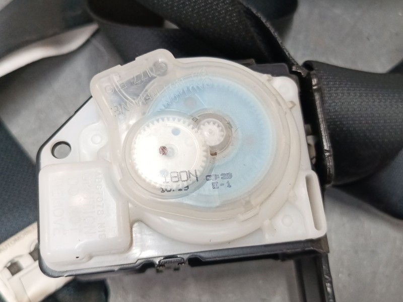 Recambio de cinturon seguridad trasero derecho para toyota corolla (_e12_) 1.4 vvt-i (zze120_) referencia OEM IAM   