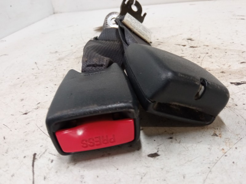 Recambio de anclaje cinturon trasero izquierdo para mazda 6 hatchback (gg) 2.0 di (gg14) referencia OEM IAM   