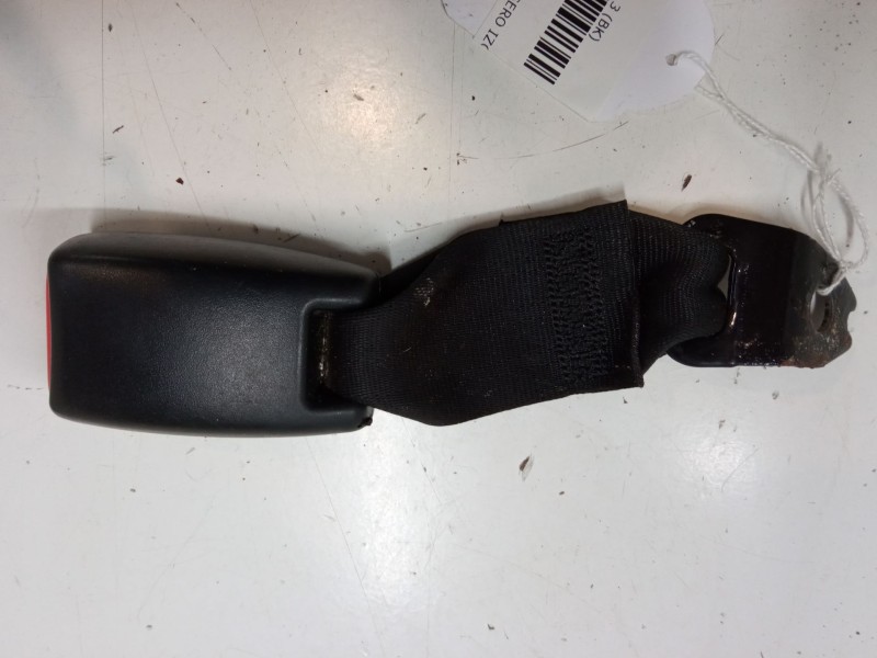 Recambio de anclaje cinturon trasero izquierdo para mazda 3 (bk) 1.6 di turbo referencia OEM IAM   