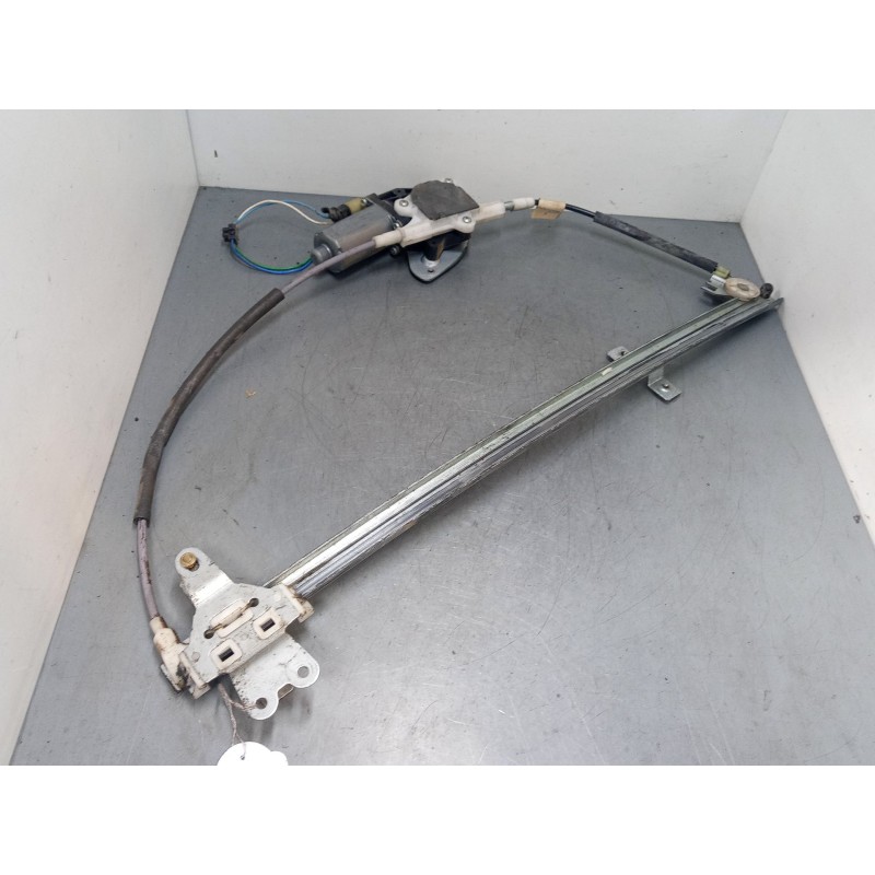 Recambio de elevalunas electrico delantero izquierdo para nissan vanette cargo autobús (hc 23) 2.3 d referencia OEM IAM 01308217