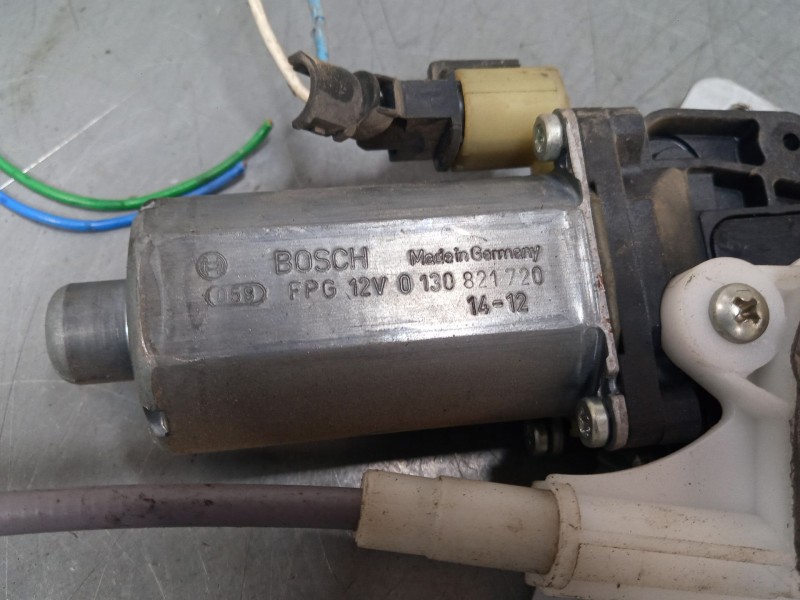 Recambio de elevalunas electrico delantero izquierdo para nissan vanette cargo autobús (hc 23) 2.3 d referencia OEM IAM 01308217