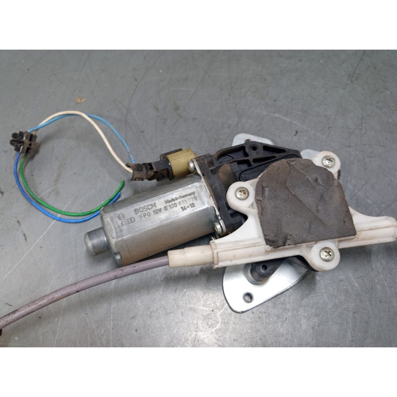 Recambio de elevalunas electrico delantero izquierdo para nissan vanette cargo autobús (hc 23) 2.3 d referencia OEM IAM 01308217