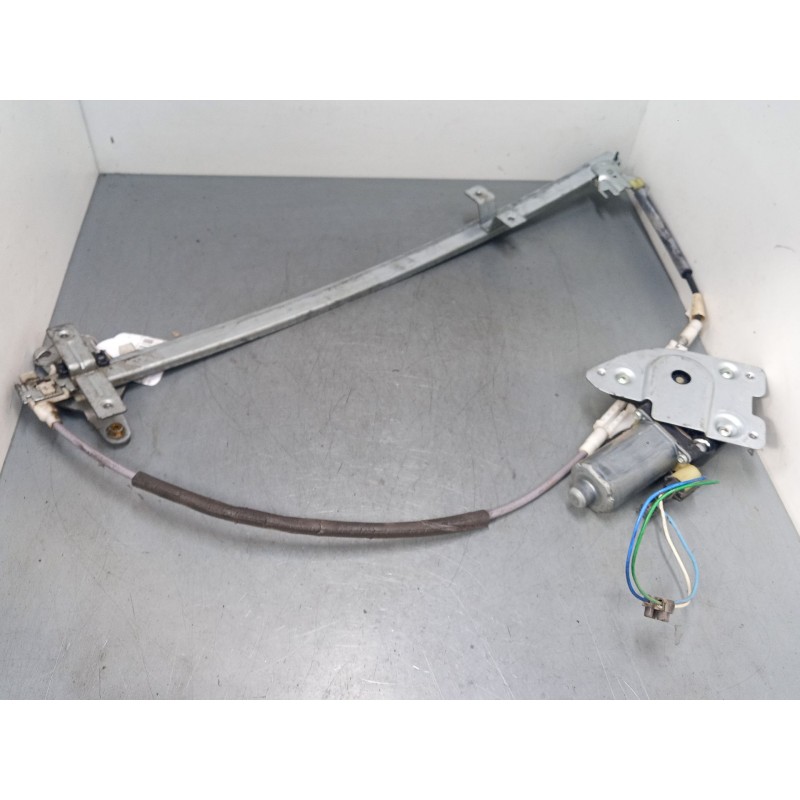 Recambio de elevalunas electrico delantero izquierdo para nissan vanette cargo autobús (hc 23) 2.3 d referencia OEM IAM 01308217