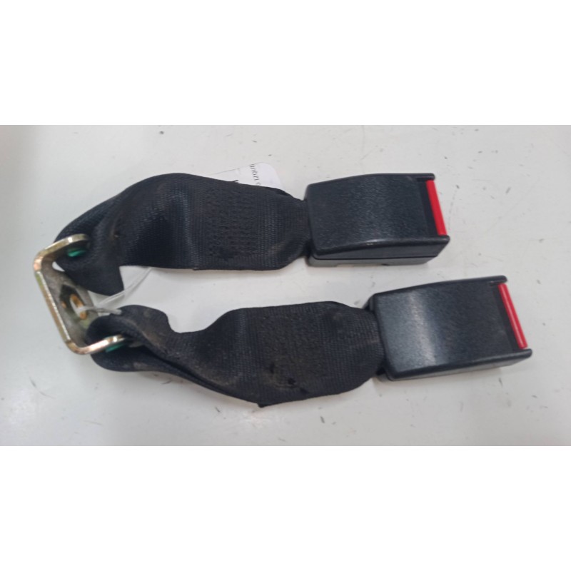 Recambio de anclaje cinturon trasero izquierdo para opel corsa b (s93) 1.0 i 12v (f08, f68, m68) referencia OEM IAM 90359919B  