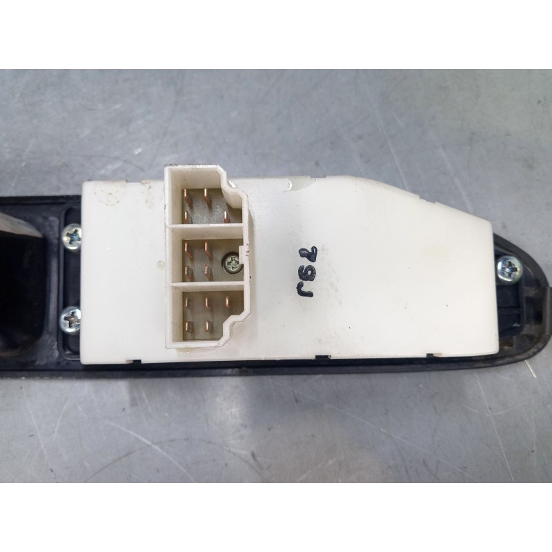 Recambio de mando elevalunas delantero izquierdo para nissan vanette cargo autobús (hc 23) 2.3 d referencia OEM IAM   