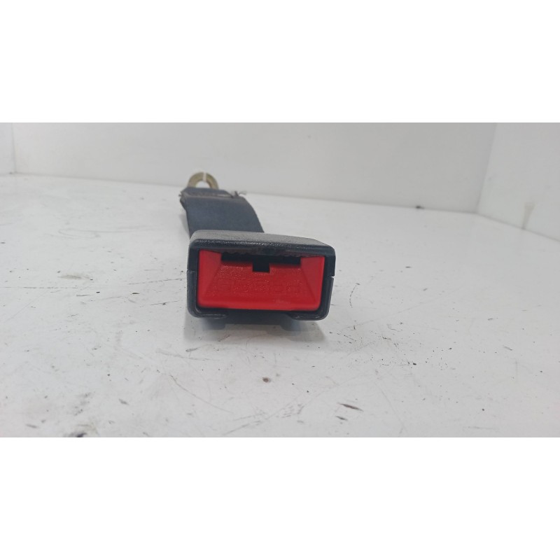 Recambio de anclaje cinturon trasero izquierdo para opel frontera a (u92) 2.8 td (5bmwl4, 5bsud2) referencia OEM IAM 91150810  1