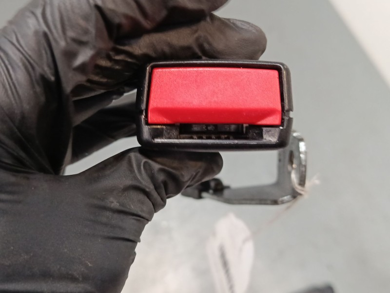 Recambio de anclaje cinturon trasero izquierdo para bmw 7 (e65, e66, e67) 730 i, li referencia OEM IAM 7134041  