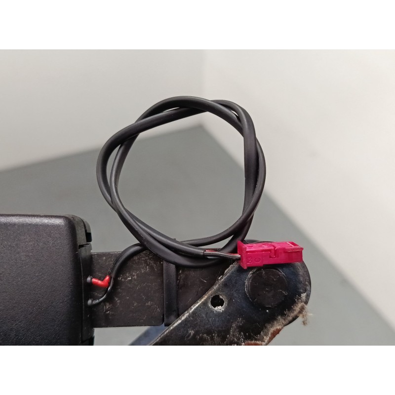 Recambio de anclaje cinturon trasero izquierdo para bmw 7 (e65, e66, e67) 730 i, li referencia OEM IAM 7134041  