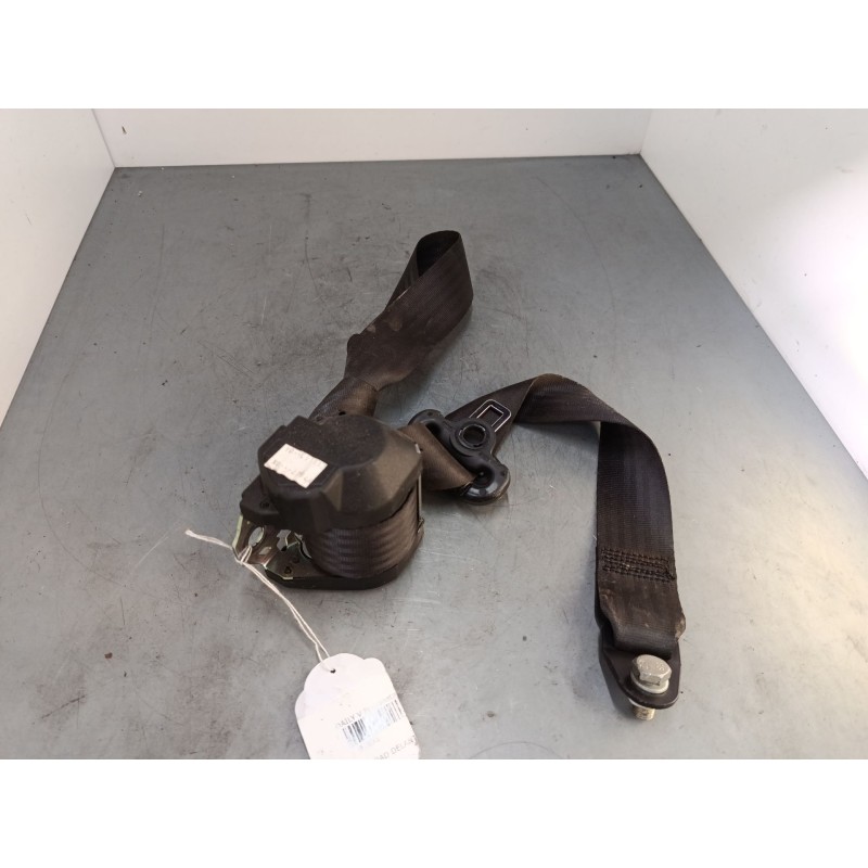 Recambio de cinturon seguridad delantero central para iveco daily v furgoneta 29s13, 29l13, 35c13, 35s13, 40c13, 40s13 referenci