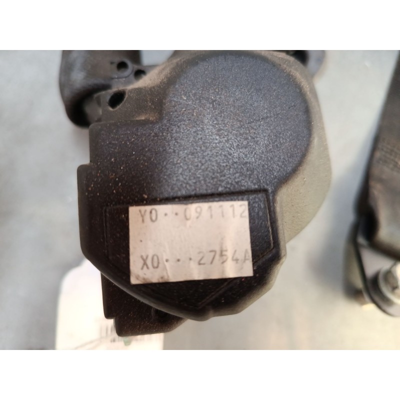 Recambio de cinturon seguridad delantero central para iveco daily v furgoneta 29s13, 29l13, 35c13, 35s13, 40c13, 40s13 referenci