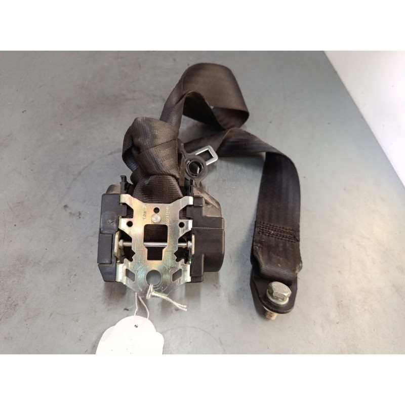 Recambio de cinturon seguridad delantero central para iveco daily v furgoneta 29s13, 29l13, 35c13, 35s13, 40c13, 40s13 referenci