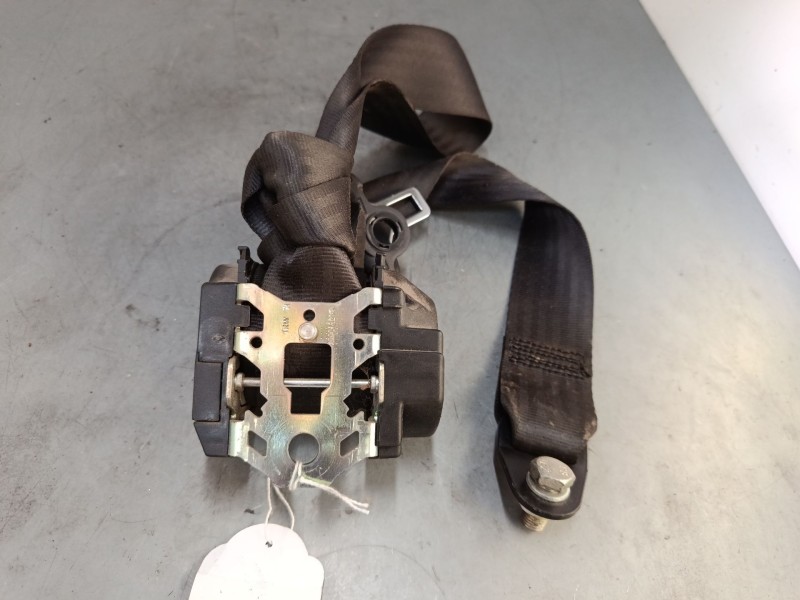 Recambio de cinturon seguridad delantero central para iveco daily v furgoneta 29s13, 29l13, 35c13, 35s13, 40c13, 40s13 referenci