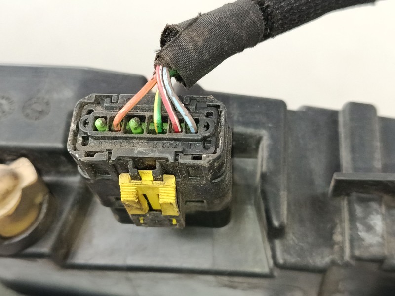 Recambio de faro luz diurna izquierdo para citroën c4 picasso ii 1.6 hdi 90 referencia OEM IAM 9676036380  