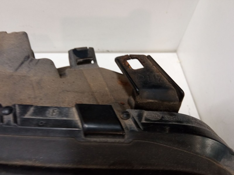 Recambio de faro derecho xenon para bmw x5 (e53) 3.0 d referencia OEM IAM 63117166804  