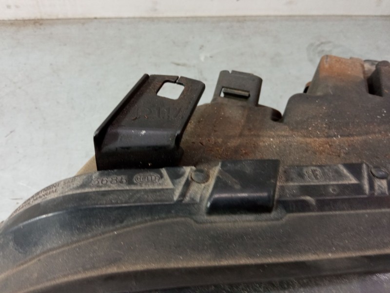 Recambio de faro izquierdo xenon para bmw x5 (e53) 3.0 d referencia OEM IAM 63126930235  