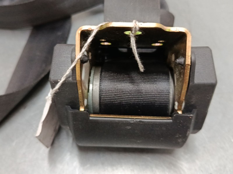 Recambio de cinturon seguridad delantero central para opel vivaro a furgoneta (x83) 1.9 di (f7) referencia OEM IAM   