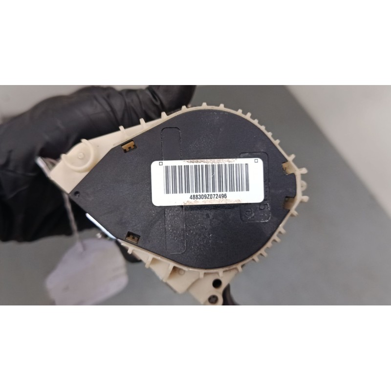 Recambio de cinturon seguridad delantero izquierdo para land rover range rover i 4.3 vogue lse 4x4 referencia OEM IAM 13855DY10 