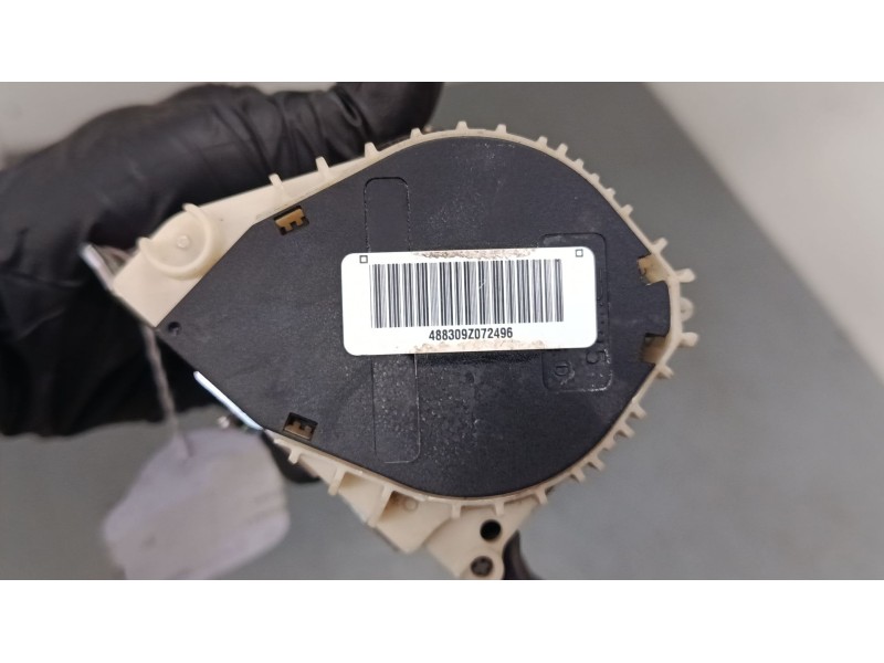 Recambio de cinturon seguridad delantero izquierdo para land rover range rover i 4.3 vogue lse 4x4 referencia OEM IAM 13855DY10 