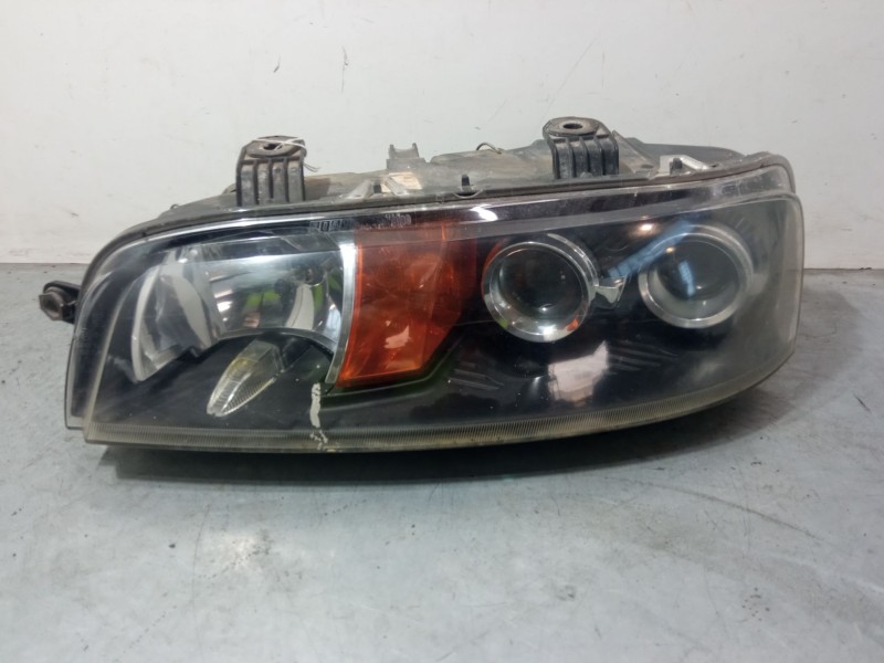 Recambio de faro izquierdo para fiat punto (188_) 1.9 jtd 80 (188.237, .257, .337, .357) referencia OEM IAM   