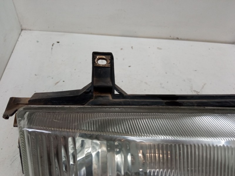 Recambio de faro derecho para volkswagen caravelle 2,4 5v 2-aab-2m referencia OEM IAM   