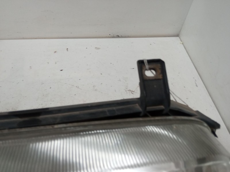 Recambio de faro derecho para volkswagen caravelle 2,4 5v 2-aab-2m referencia OEM IAM   